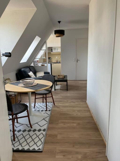 Appartement Douillet - Vue Mer - Piscine/ Tennis Cabourg Eksteriør billede