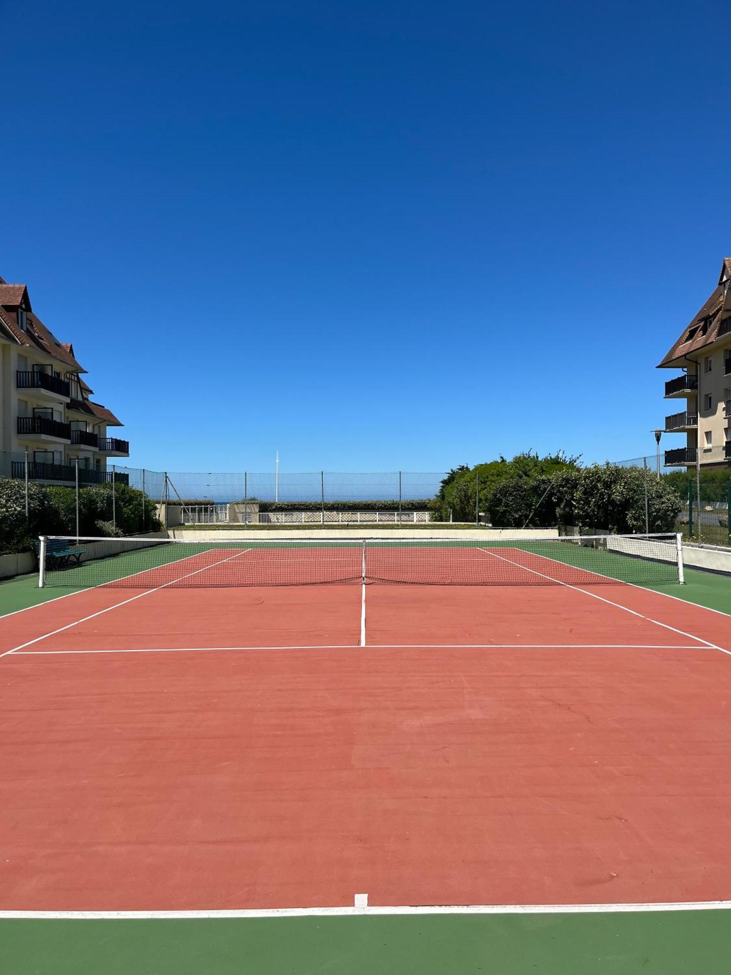 Appartement Douillet - Vue Mer - Piscine/ Tennis Cabourg Eksteriør billede