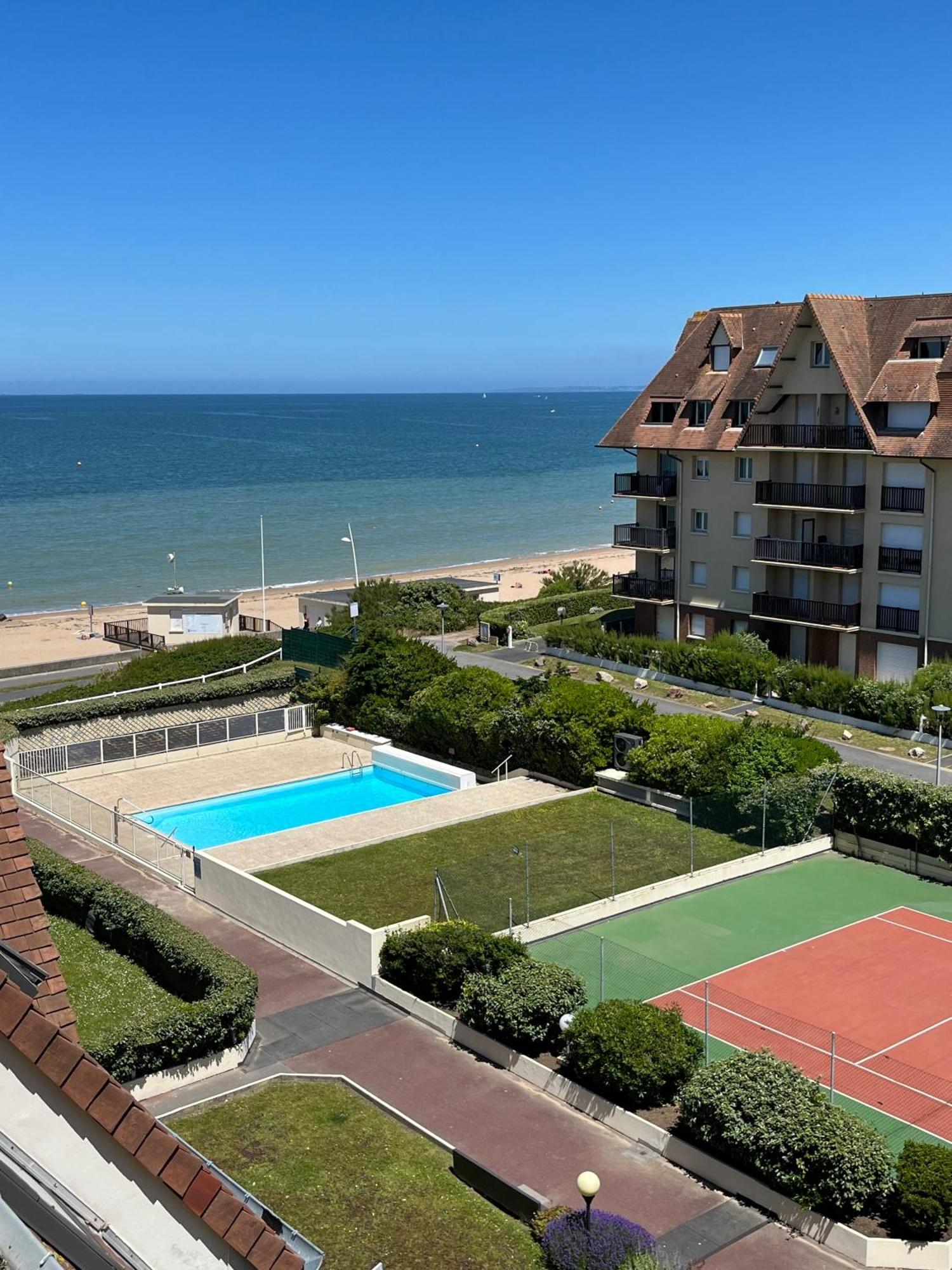 Appartement Douillet - Vue Mer - Piscine/ Tennis Cabourg Eksteriør billede